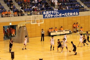 さいたま市記念総合体育館での日韓親善試合の写真