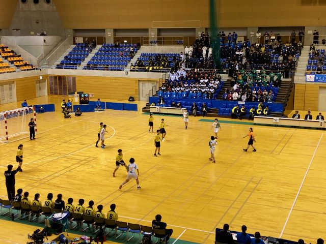 女子決勝の石川県選抜対埼玉県選抜の写真